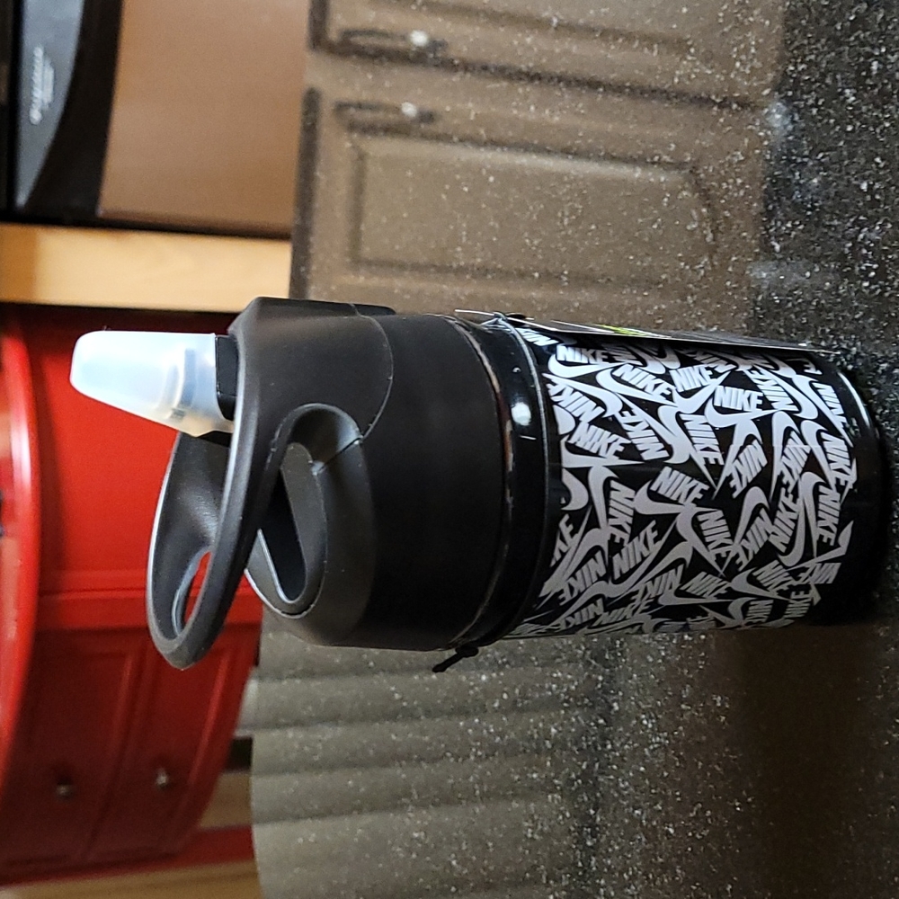Nike Hypercharge Straw Water Bottle